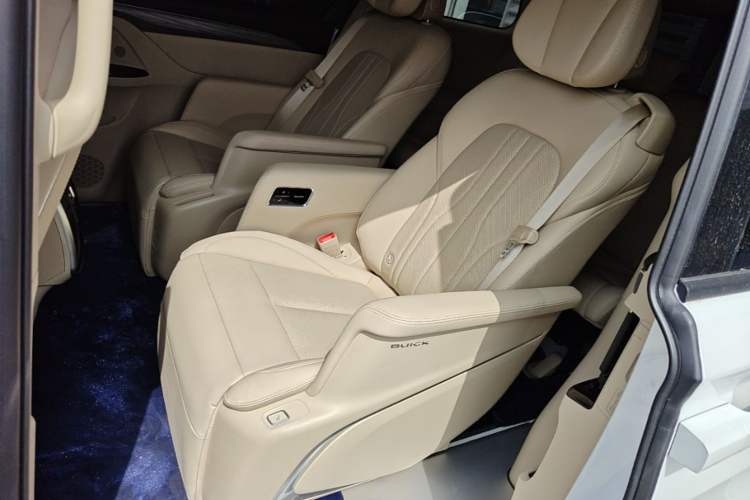 Used Buick GL8 New Energy 2025 Lu Shang Luxury Edition 7-Seater Left Rear Seat