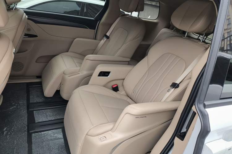 Used Buick GL8 New Energy 2025 Lu Shang Luxury Edition 7-Seater Left Rear Seat
