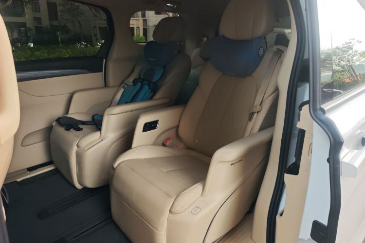 Used Buick GL8 New Energy 2025 Lu Shang Luxury Edition 7-Seater Left Rear Seat