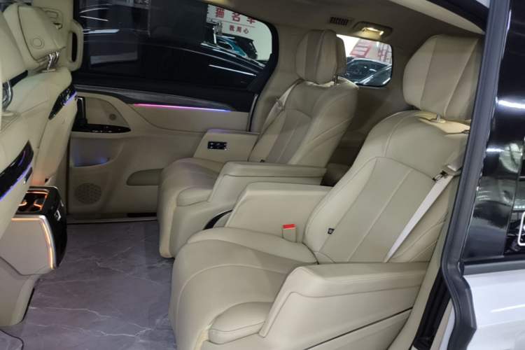 Used Buick GL8 New Energy 2025 Lu Shang Smart Enjoyment Edition 7-Seater Left Rear Seat