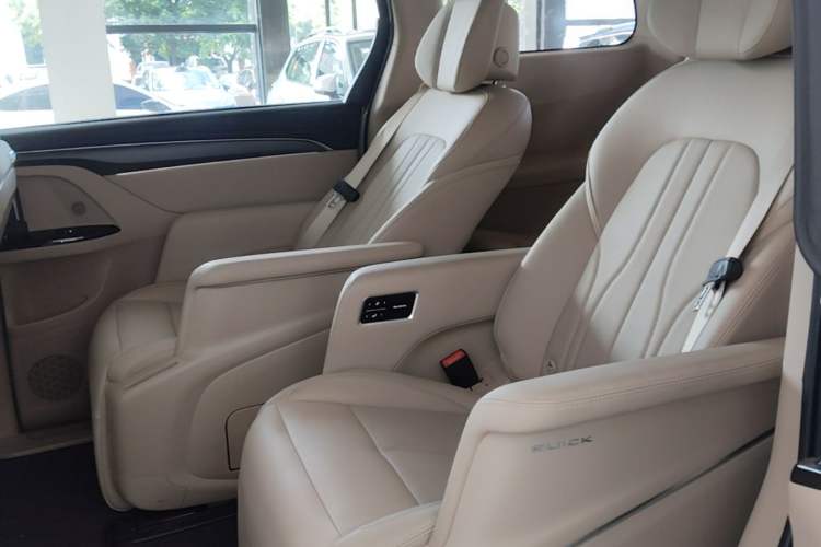 Used Buick GL8 New Energy 2025 Lu Shang Luxury Edition 7-Seater Left Rear Seat