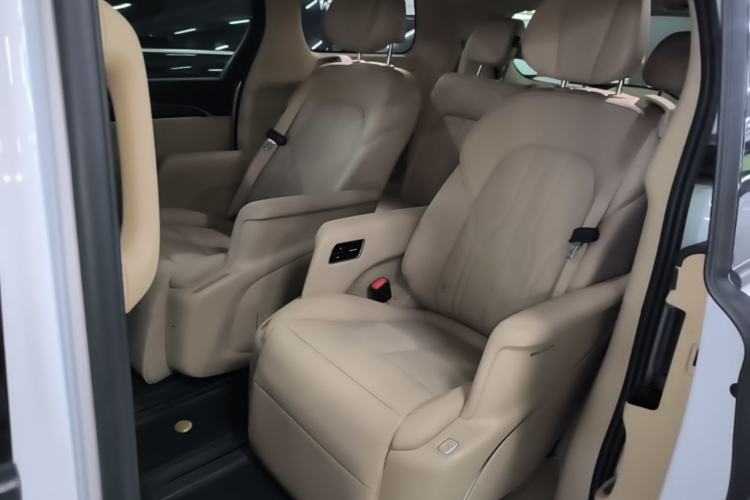 Used Buick GL8 New Energy 2025 Lu Shang Luxury Edition 7-Seater Left Rear Seat