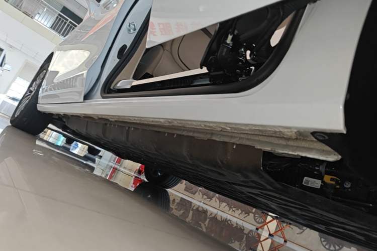 Used Buick GL8 New Energy 2025 Lu Shang Luxury Edition 7-Seater Left Side Sill