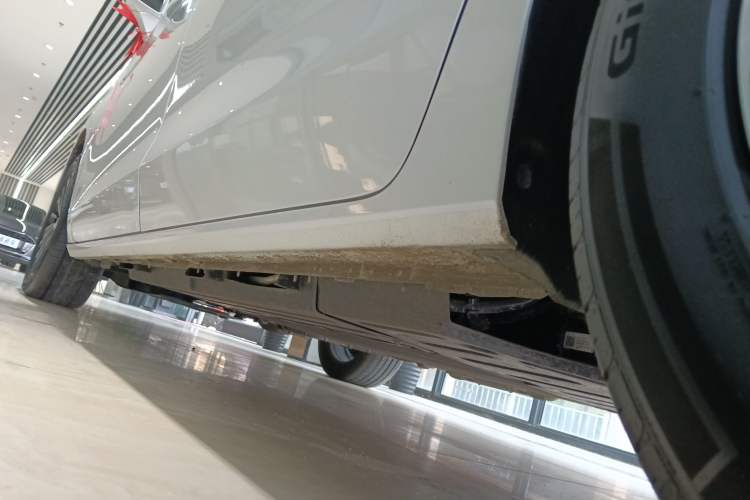 Used Buick GL8 New Energy 2025 Lu Shang Luxury Edition 7-Seater Left Side Sill