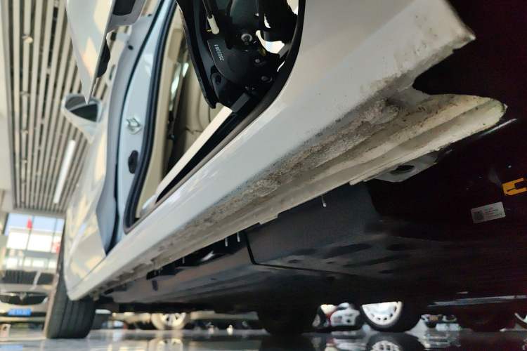Used Buick GL8 New Energy 2025 Lu Shang Luxury Edition 7-Seater Left Side Sill