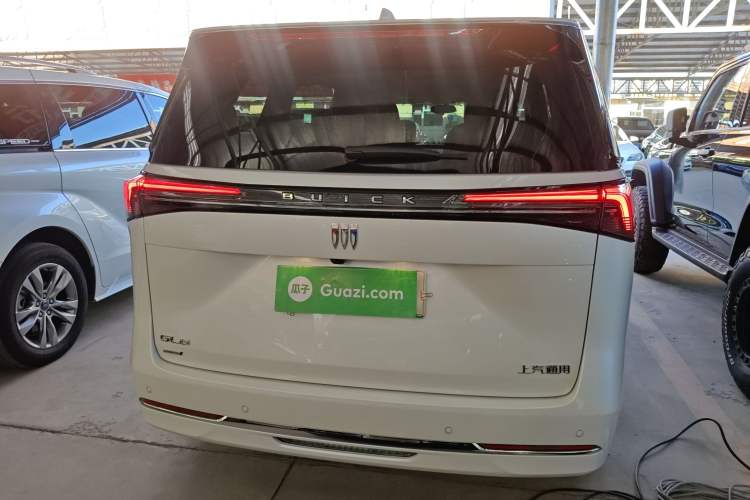 Used Buick GL8 New Energy 2025 Lushang First-Drive Edition 7-Seater Rear