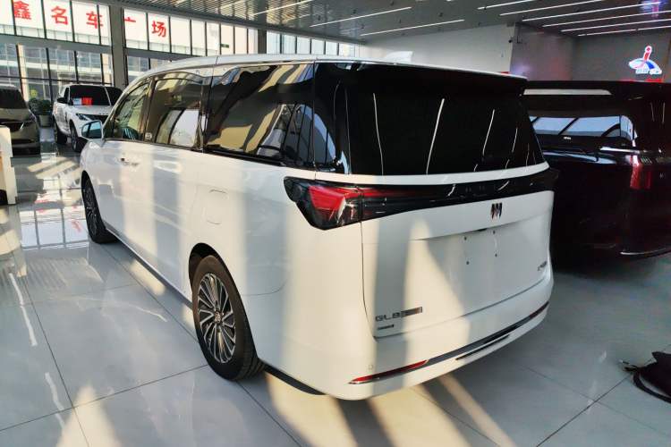 Used Buick GL8 New Energy 2025 Lu Shang Luxury Edition 7-Seater Rear Left 45 Deg