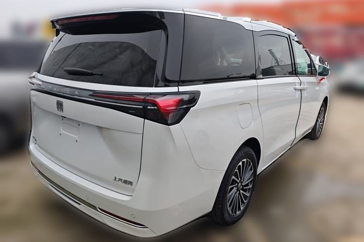 Used Buick GL8 New Energy 2025 Lushang First-Drive Edition 7-Seater Rear Right 45 Deg