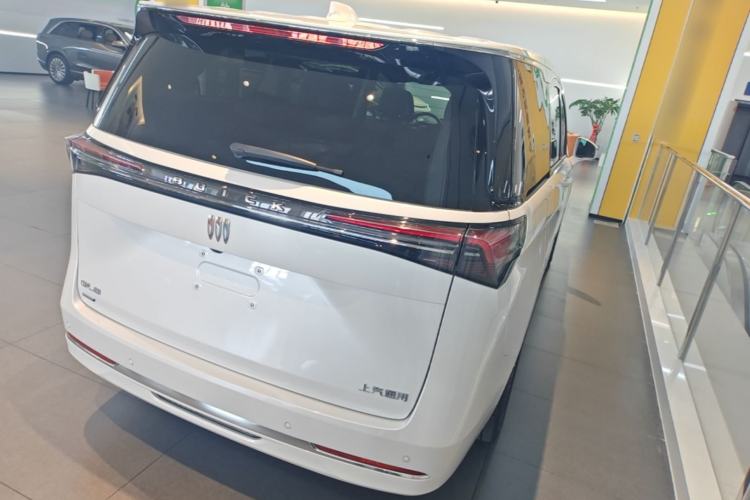 Used Buick GL8 New Energy 2025 Lushang First-Drive Edition 7-Seater Rear Right 45 Deg