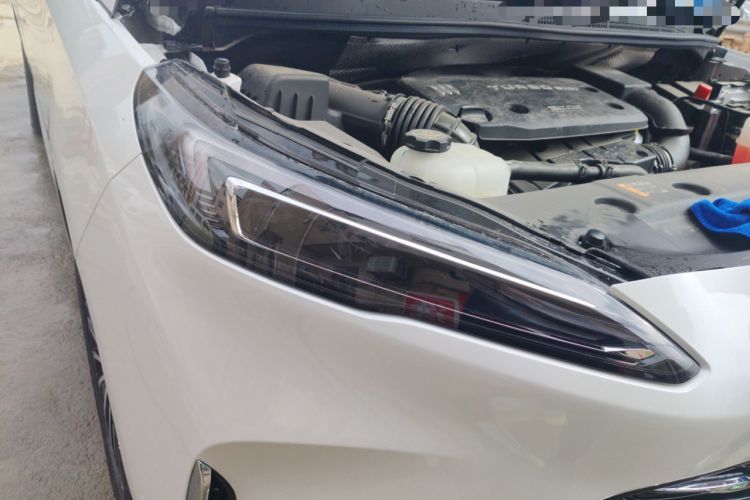 Used Buick GL8 New Energy 2025 Lushang First-Drive Edition 7-Seater Right Front Headlight