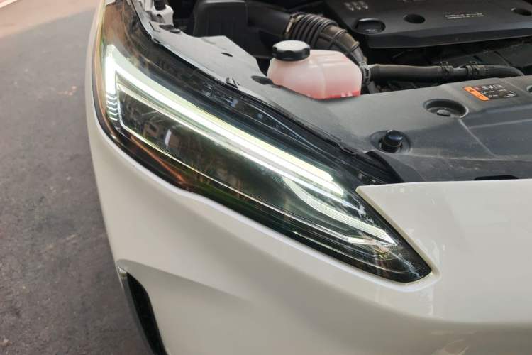 Used Buick GL8 New Energy 2025 Lu Shang Luxury Edition 7-Seater Right Front Headlight