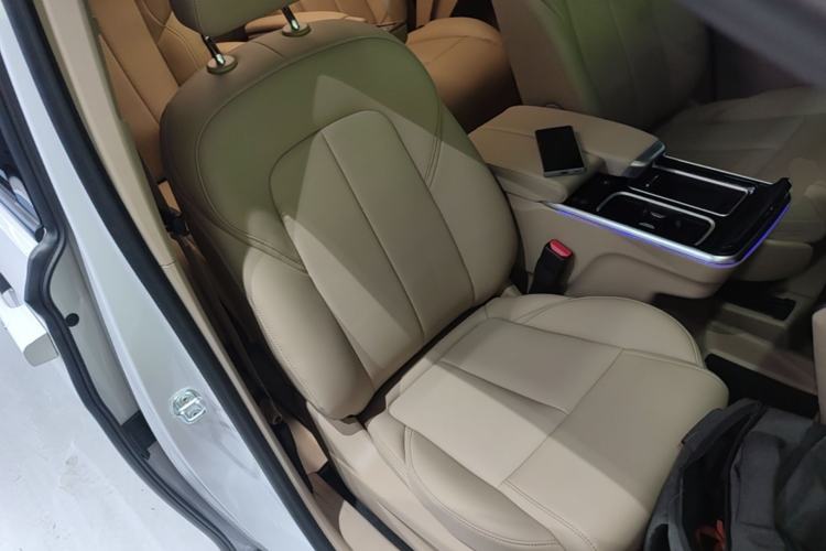 Used Buick GL8 New Energy 2025 Lu Shang Smart Enjoyment Edition 7-Seater Right Front Seat