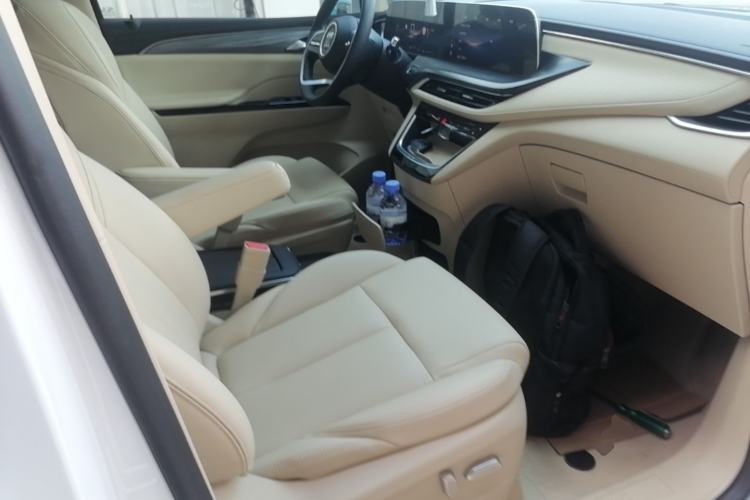 Used Buick GL8 New Energy 2025 Lu Shang Smart Enjoyment Edition 7-Seater Right Front Seat