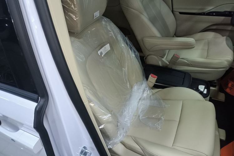 Used Buick GL8 New Energy 2025 Lu Shang Smart Enjoyment Edition 7-Seater Right Front Seat