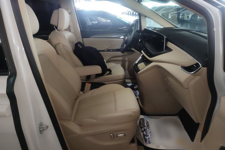 Used Buick GL8 New Energy 2025 Lu Shang Luxury Edition 7-Seater Right Front Seat