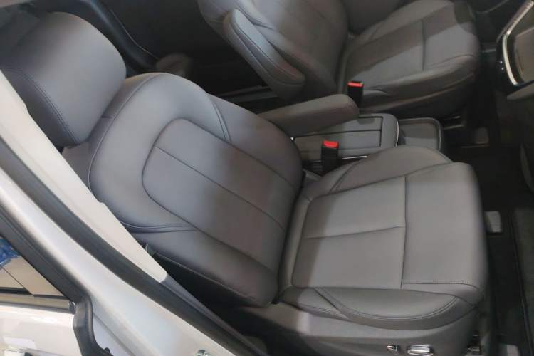 Used Buick GL8 New Energy 2025 Lu Shang Smart Enjoyment Edition 7-Seater Right Front Seat