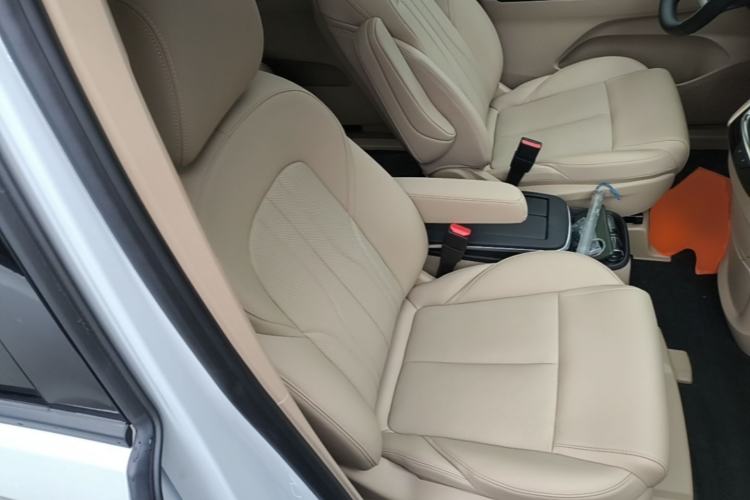Used Buick GL8 New Energy 2025 Lu Shang Luxury Edition 7-Seater Right Front Seat