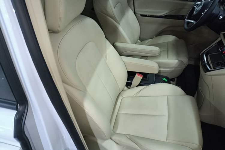 Used Buick GL8 New Energy 2025 Lu Shang Smart Enjoyment Edition 7-Seater Right Front Seat