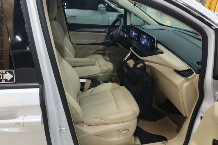 Used Buick GL8 New Energy 2025 Lu Shang Smart Enjoyment Edition 7-Seater Right Front Seat