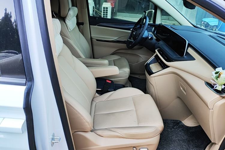 Used Buick GL8 New Energy 2025 Lu Shang Smart Enjoyment Edition 7-Seater Right Front Seat