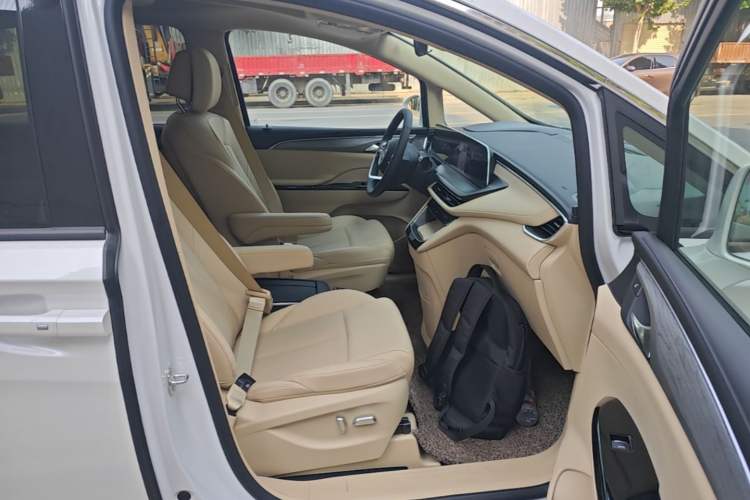 Used Buick GL8 New Energy 2025 Lu Shang Luxury Edition 7-Seater Right Front Seat