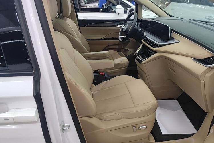 Used Buick GL8 New Energy 2025 Lu Shang Luxury Edition 7-Seater Right Front Seat