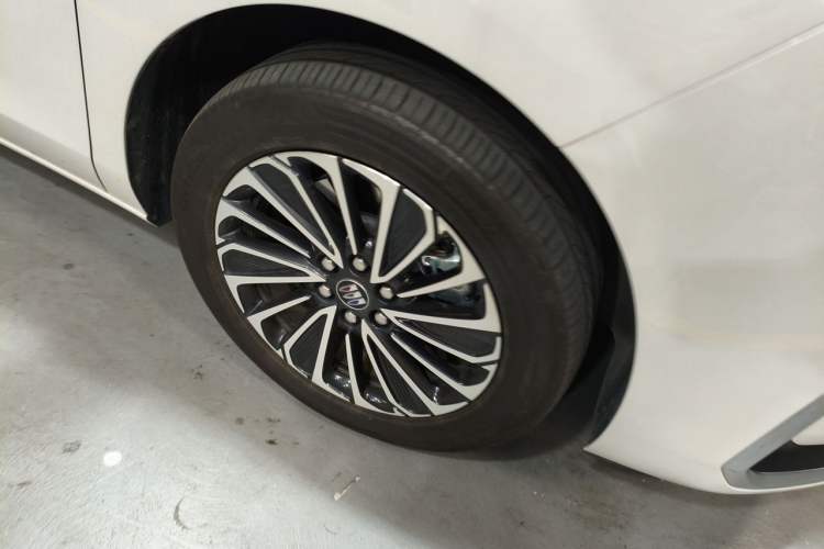 Used Buick GL8 New Energy 2025 Lushang First-Drive Edition 7-Seater Right Front Wheel Hub