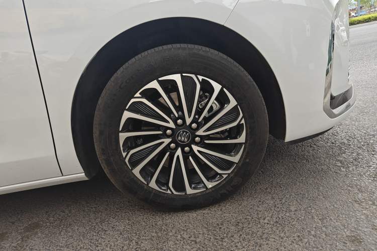 Used Buick GL8 New Energy 2025 Lu Shang Luxury Edition 7-Seater Right Front Wheel Hub