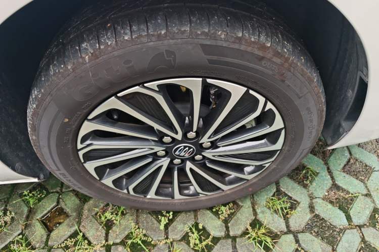 Used Buick GL8 New Energy 2025 Lu Shang Luxury Edition 7-Seater Right Front Wheel Hub
