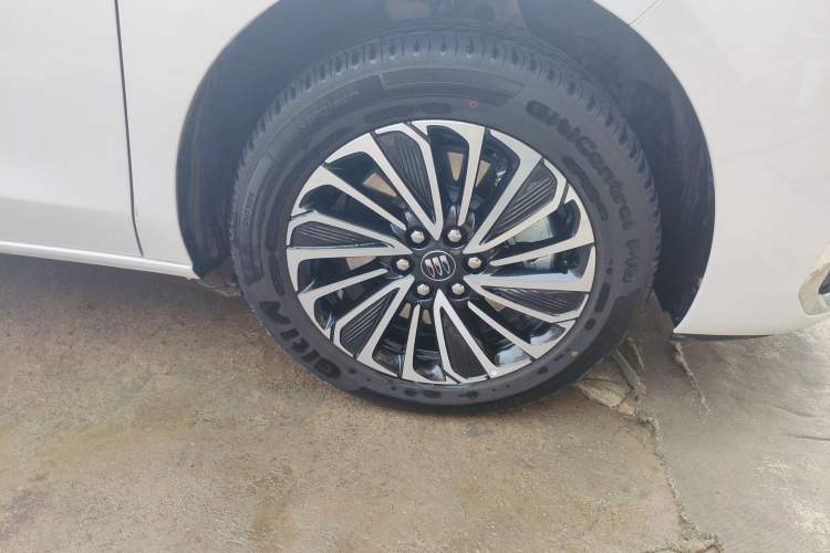 Used Buick GL8 New Energy 2025 Lushang First-Drive Edition 7-Seater Right Front Wheel Hub