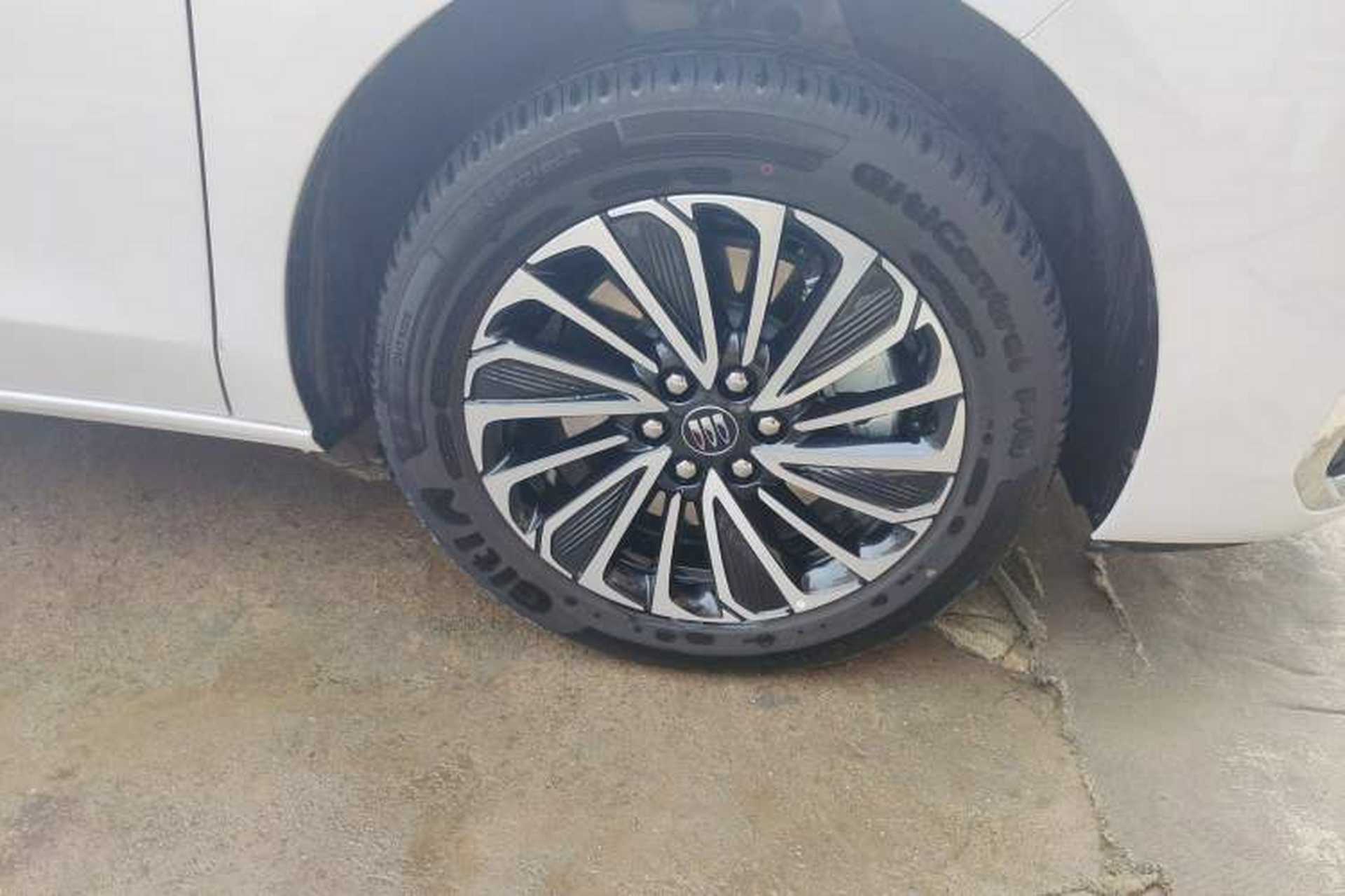 Used Buick GL8 New Energy 2025 Lushang First-Drive Edition 7-Seater Right Front Wheel Hub