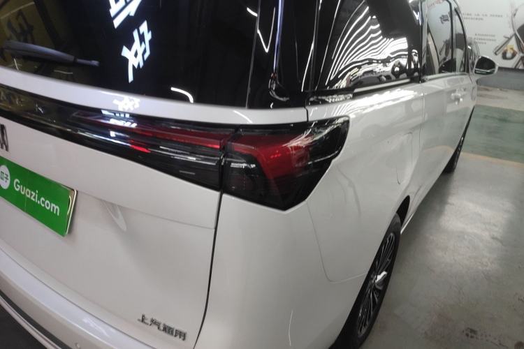 Used Buick GL8 New Energy 2025 Lu Shang Smart Enjoyment Edition 7-Seater Right Rear Taillight