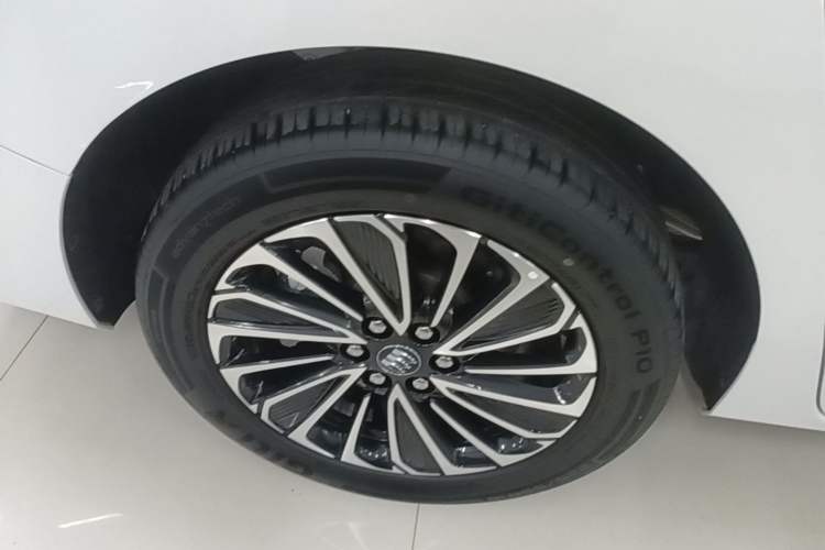 Used Buick GL8 New Energy 2025 Lu Shang Luxury Edition 7-Seater Right Rear Wheel Hub