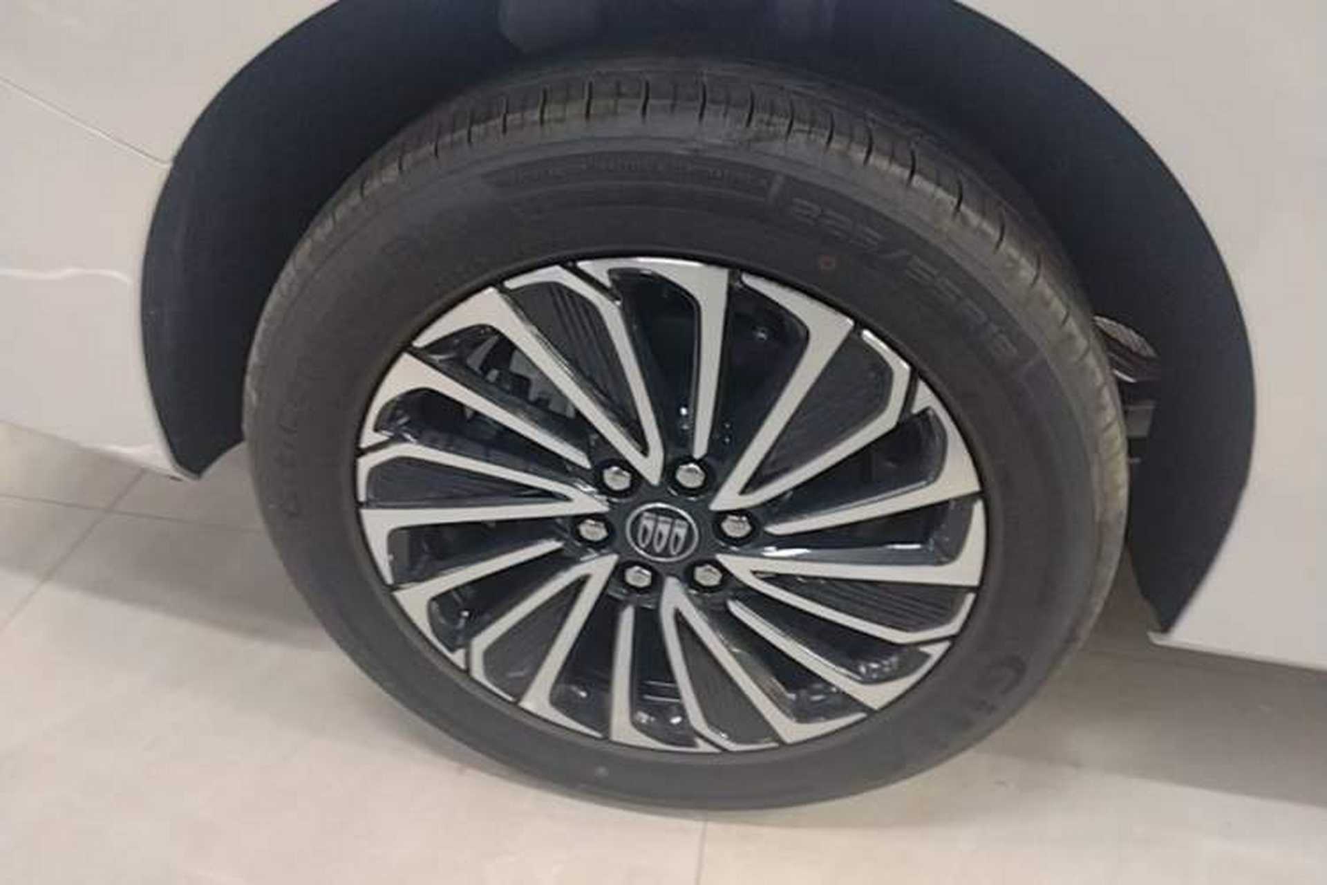 Used Buick GL8 New Energy 2025 Lushang First-Drive Edition 7-Seater Right Rear Wheel Hub