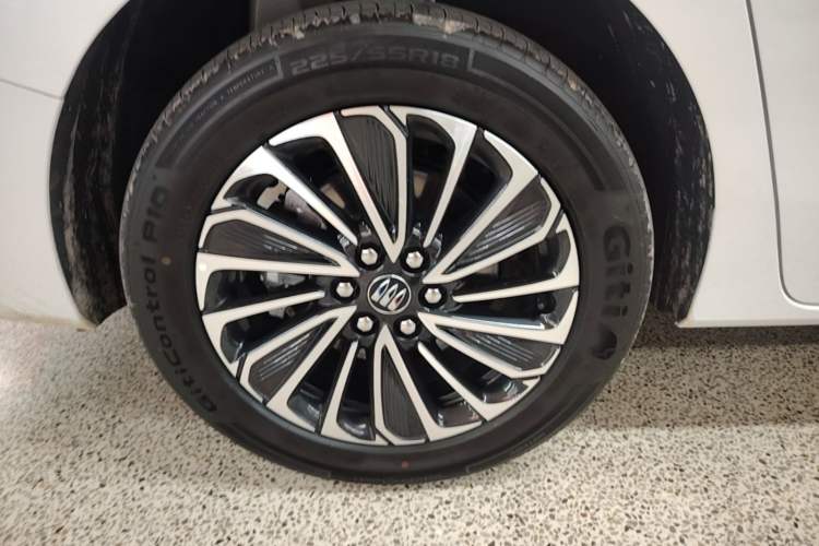 Used Buick GL8 New Energy 2025 Lu Shang Luxury Edition 7-Seater Right Rear Wheel Hub