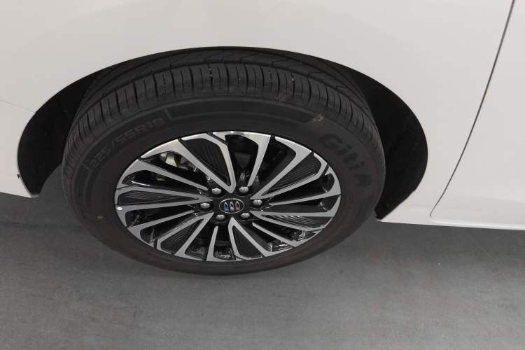 Used Buick GL8 New Energy 2025 Lushang First-Drive Edition 7-Seater Right Rear Wheel Hub
