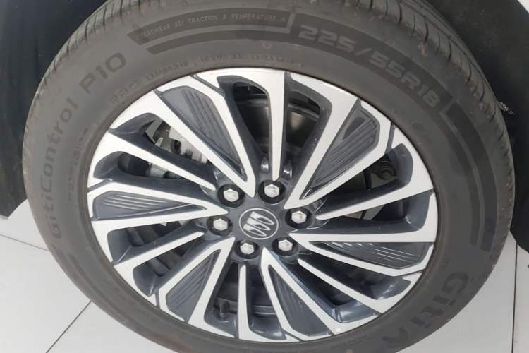 Used Buick GL8 New Energy 2025 Lu Shang Luxury Edition 7-Seater Right Rear Wheel Hub