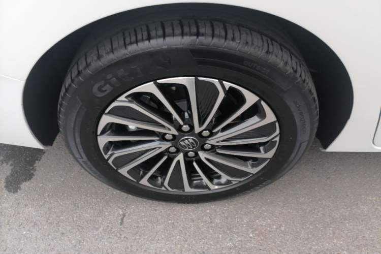 Used Buick GL8 New Energy 2025 Lu Shang Luxury Edition 7-Seater Right Rear Wheel Hub