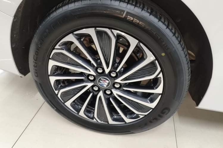 Used Buick GL8 New Energy 2025 Lu Shang Luxury Edition 7-Seater Right Rear Wheel Hub