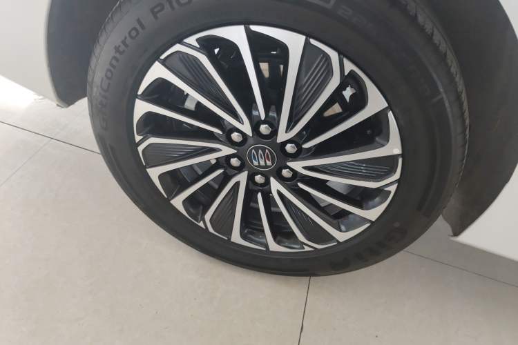 Used Buick GL8 New Energy 2025 Lu Shang Luxury Edition 7-Seater Right Rear Wheel Hub