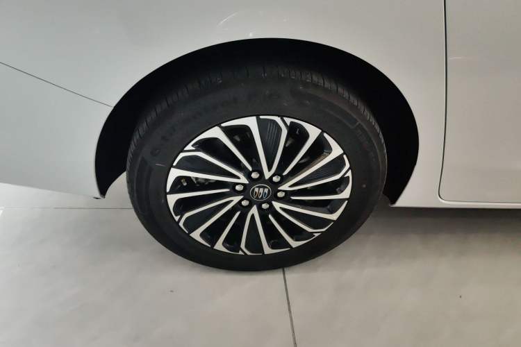 Used Buick GL8 New Energy 2025 Lu Shang Luxury Edition 7-Seater Right Rear Wheel Hub