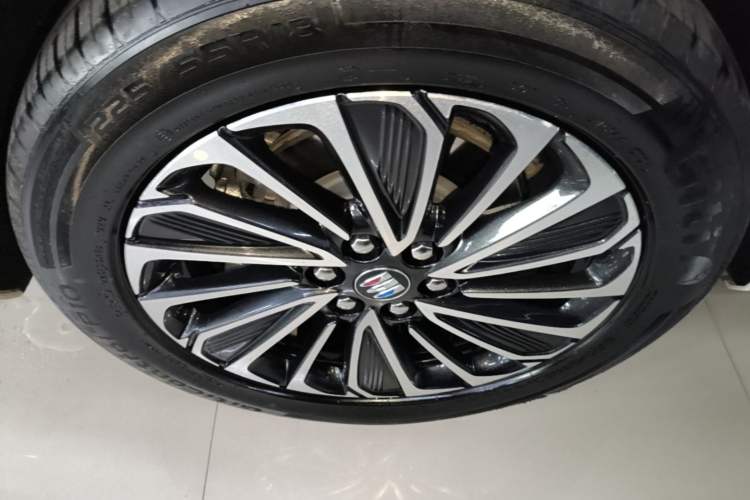 Used Buick GL8 New Energy 2025 Lu Shang Smart Enjoyment Edition 7-Seater Right Rear Wheel Hub