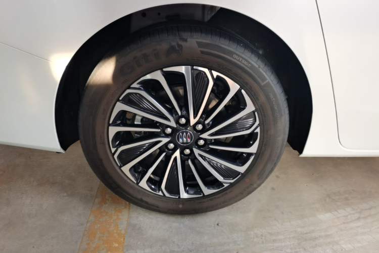 Used Buick GL8 New Energy 2025 Lu Shang Luxury Edition 7-Seater Right Rear Wheel Hub