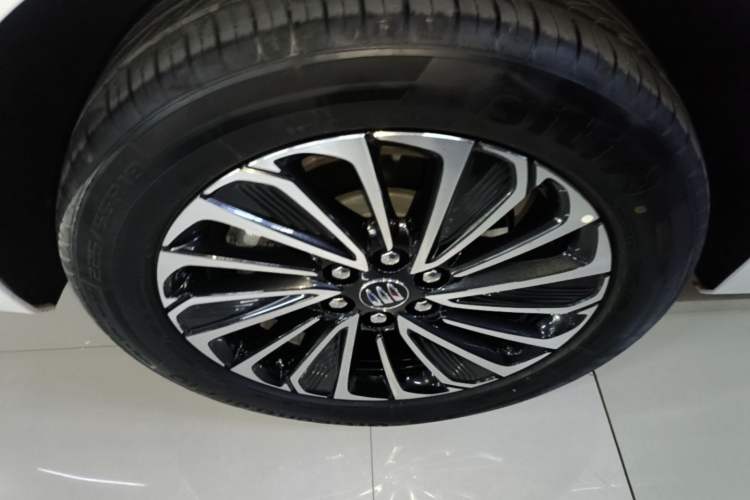 Used Buick GL8 New Energy 2025 Lu Shang Luxury Edition 7-Seater Right Rear Wheel Hub