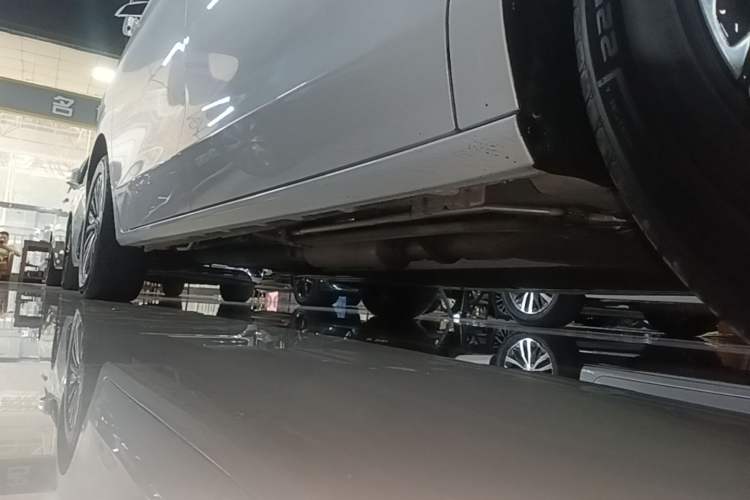 Used Buick GL8 New Energy 2025 Lu Shang Luxury Edition 7-Seater Right Side Sill