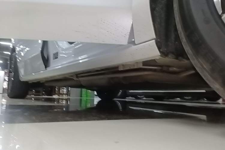 Used Buick GL8 New Energy 2025 Lu Shang Luxury Edition 7-Seater Right Side Sill