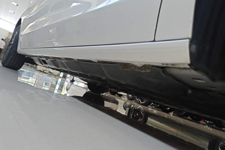 Used Buick GL8 New Energy 2025 Lu Shang Luxury Edition 7-Seater Right Side Sill