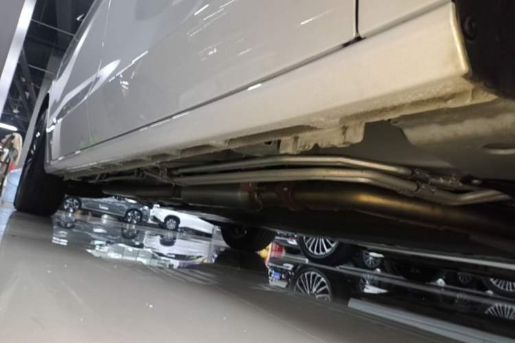 Used Buick GL8 New Energy 2025 Lu Shang Luxury Edition 7-Seater Right Side Sill