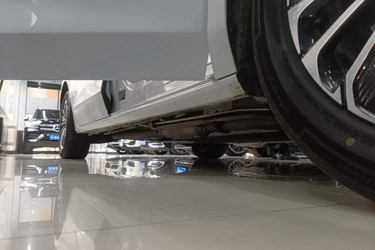 Used Buick GL8 New Energy 2025 Lu Shang Luxury Edition 7-Seater Right Side Sill