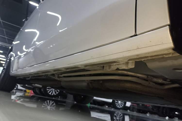 Used Buick GL8 New Energy 2025 Lu Shang Luxury Edition 7-Seater Right Side Sill